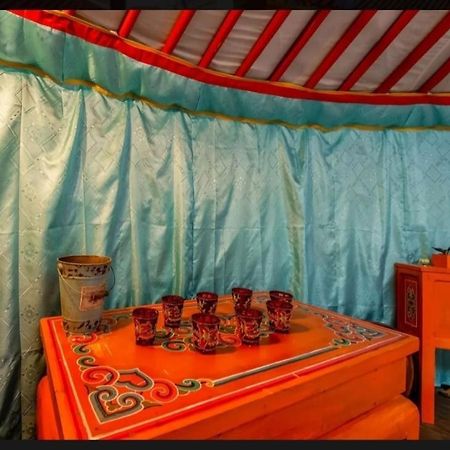 Yourte Mongole Et Cabane 호우팔리제 외부 사진